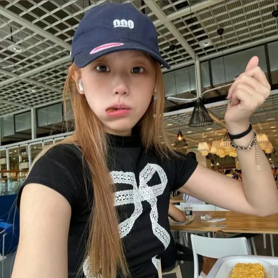 科举写小说，女帝破防了